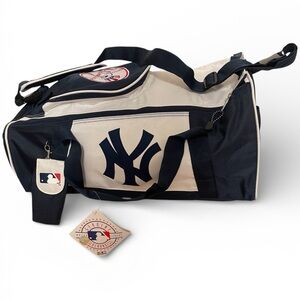 New York Yankees MLB Duffel / Backpack Bag – NEW with Tags